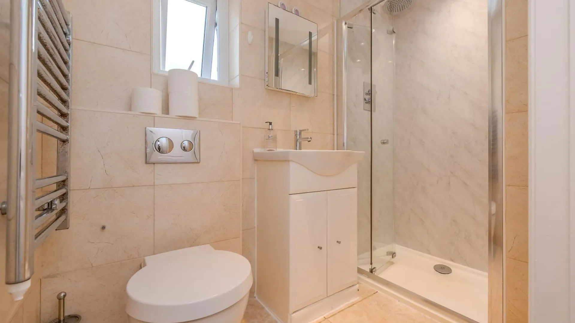 2 Bedroom Apartment Next To Brighton Beach & Shopping Center