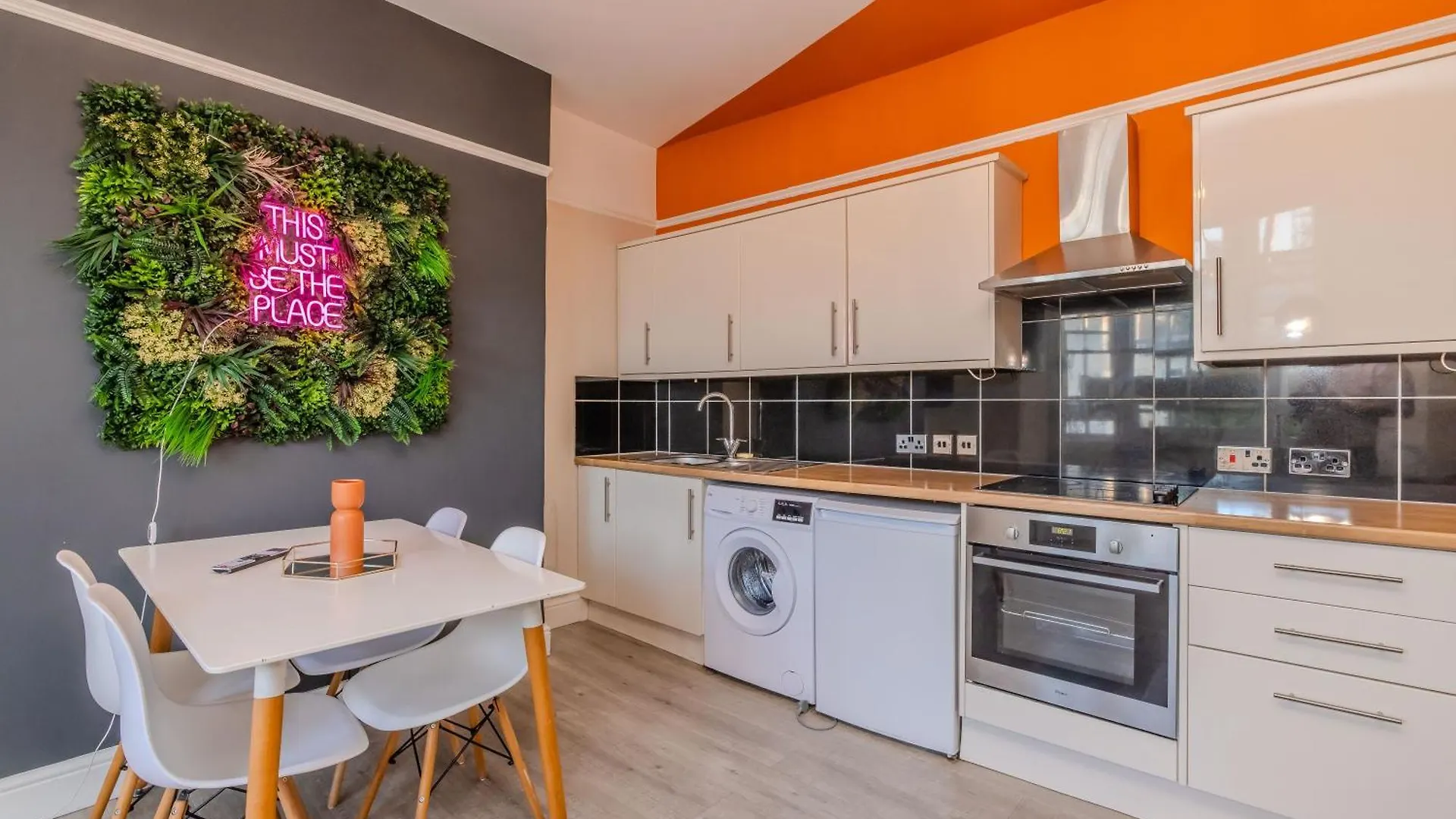 2 Bedroom Apartment Next To Brighton Beach & Shopping Center
