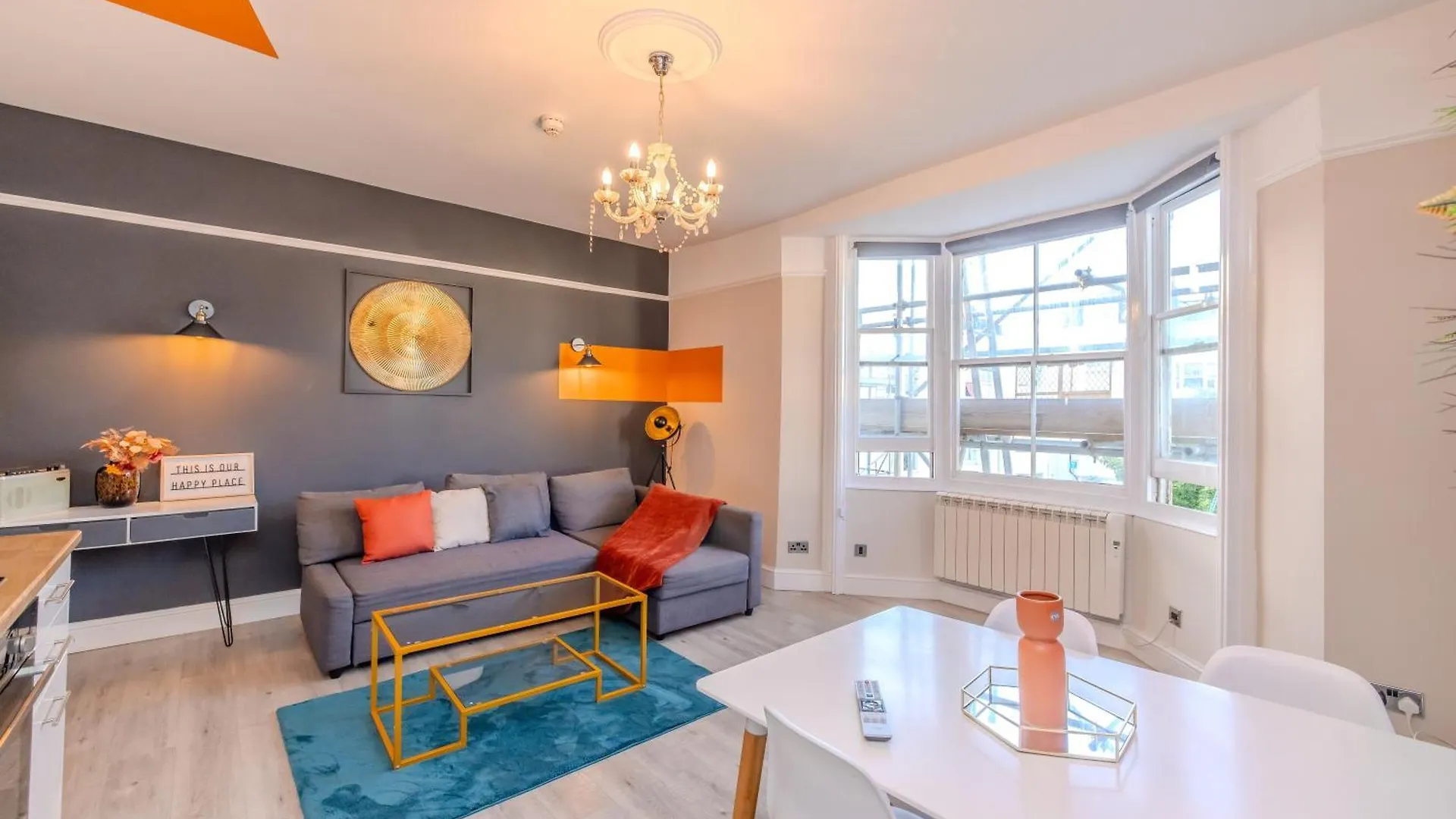 2 Bedroom Apartment Next To Brighton Beach & Shopping Center