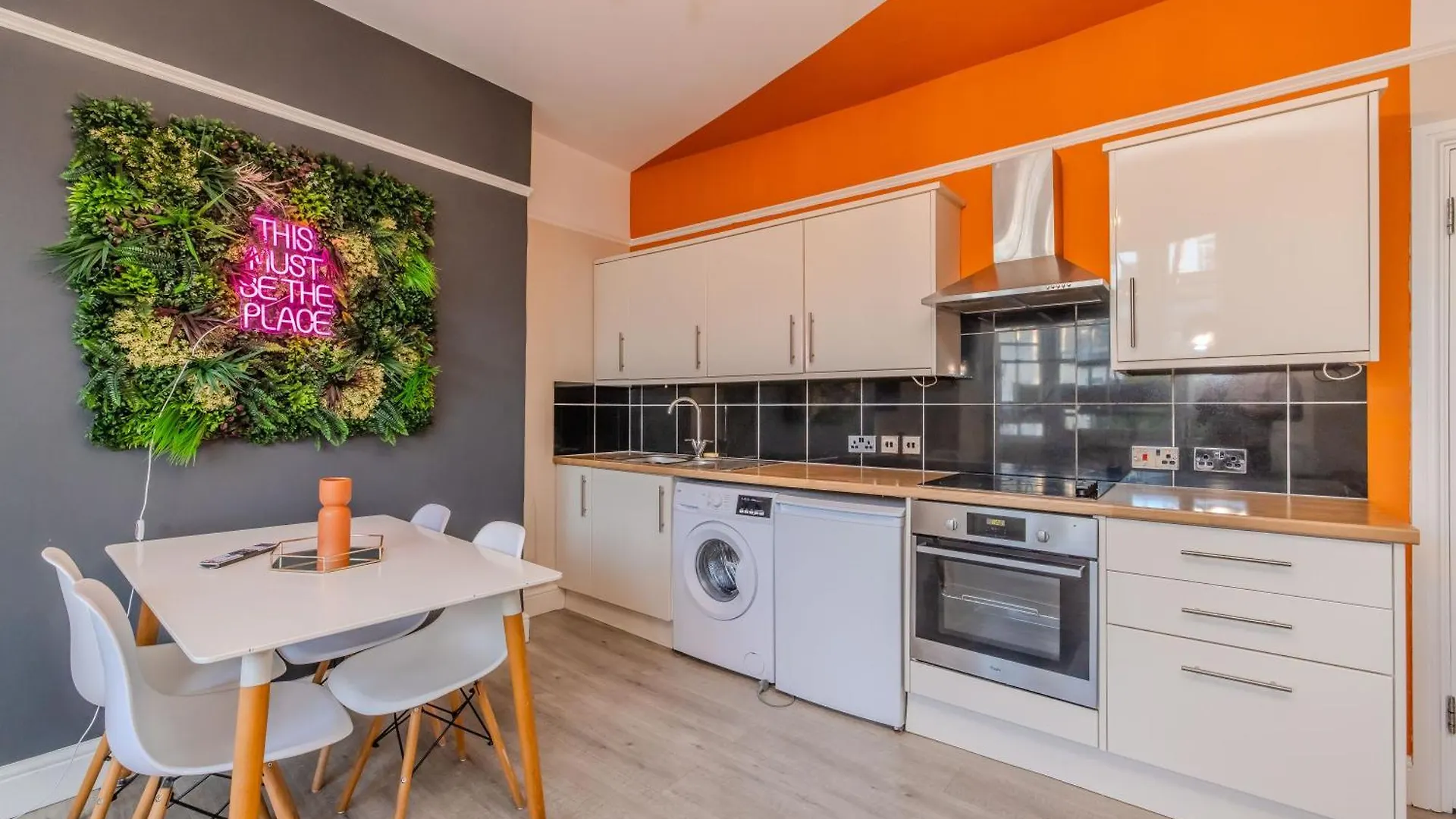 2 Bedroom Apartment Next To Brighton Beach & Shopping Center