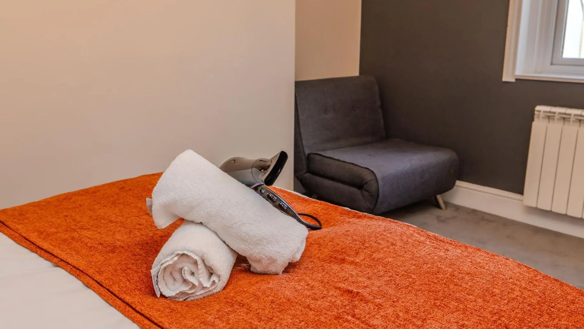 2 Bedroom Apartment Next To Brighton Beach & Shopping Center United Kingdom