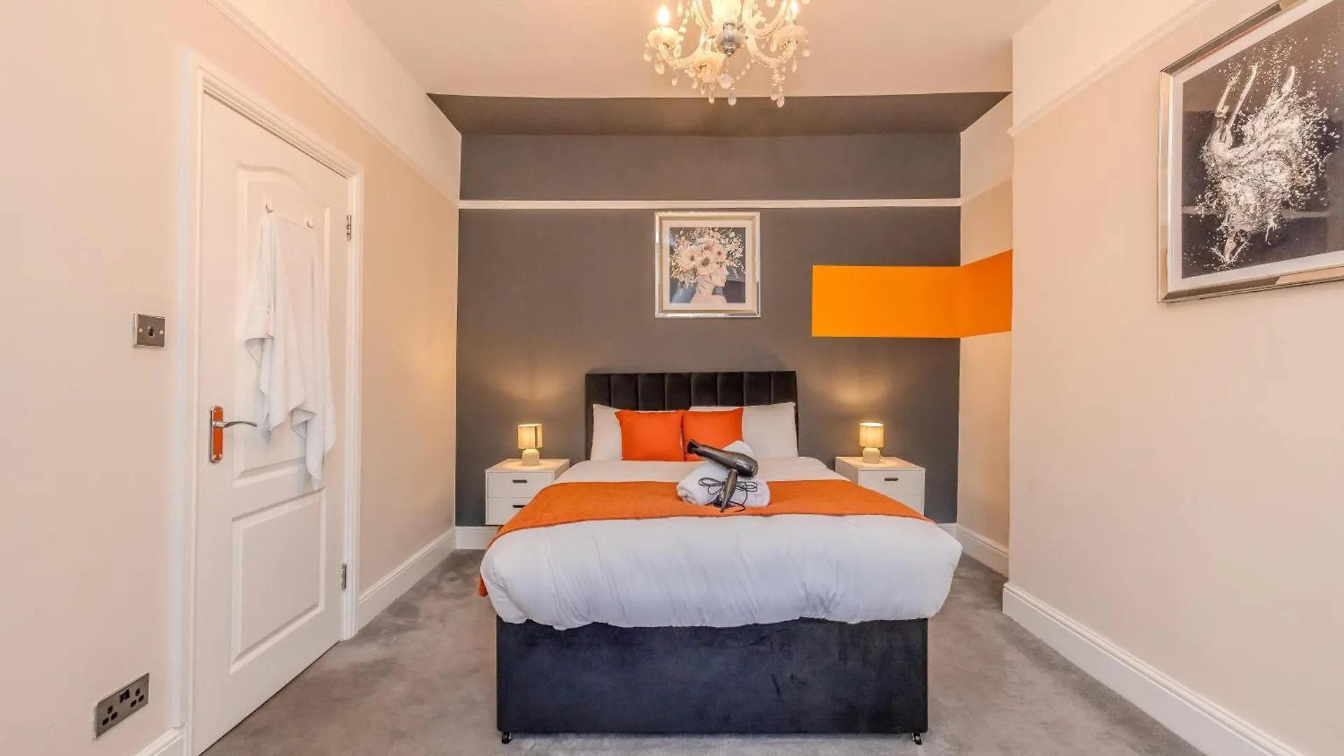 2 Bedroom Apartment Next To Brighton Beach & Shopping Center