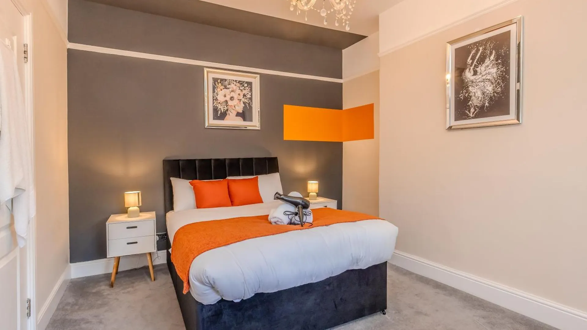 2 Bedroom Apartment Next To Brighton Beach & Shopping Center