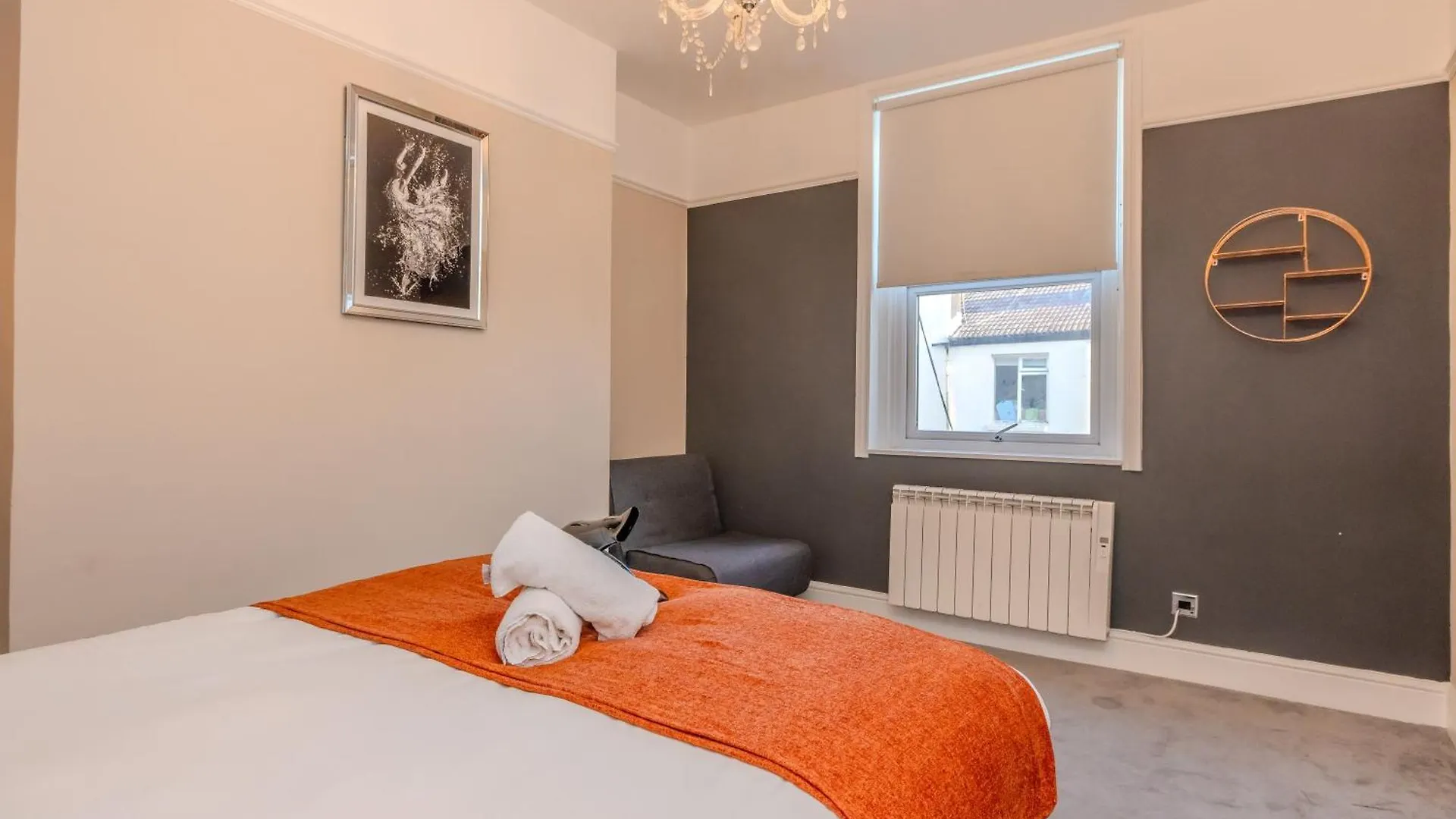2 Bedroom Apartment Next To Brighton Beach & Shopping Center
