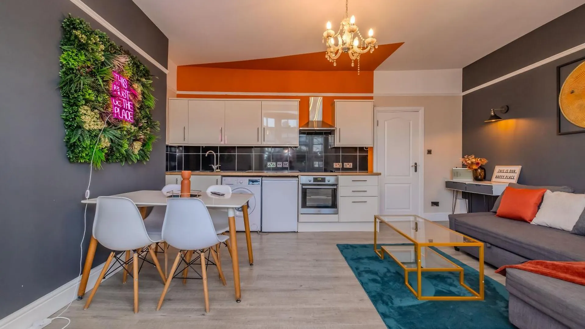 2 Bedroom Apartment Next To Brighton Beach & Shopping Center