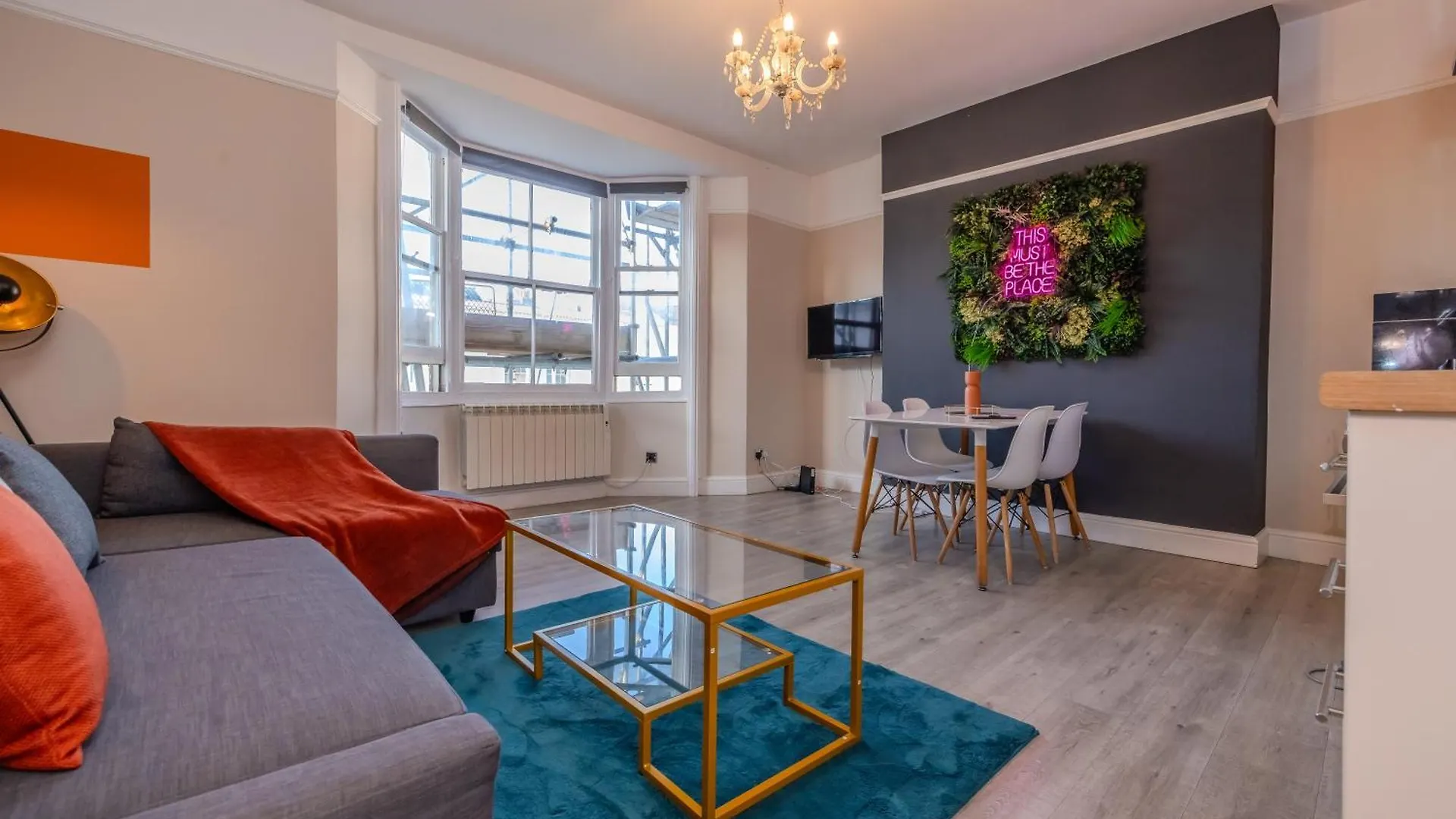 2 Bedroom Apartment Next To Brighton Beach & Shopping Center